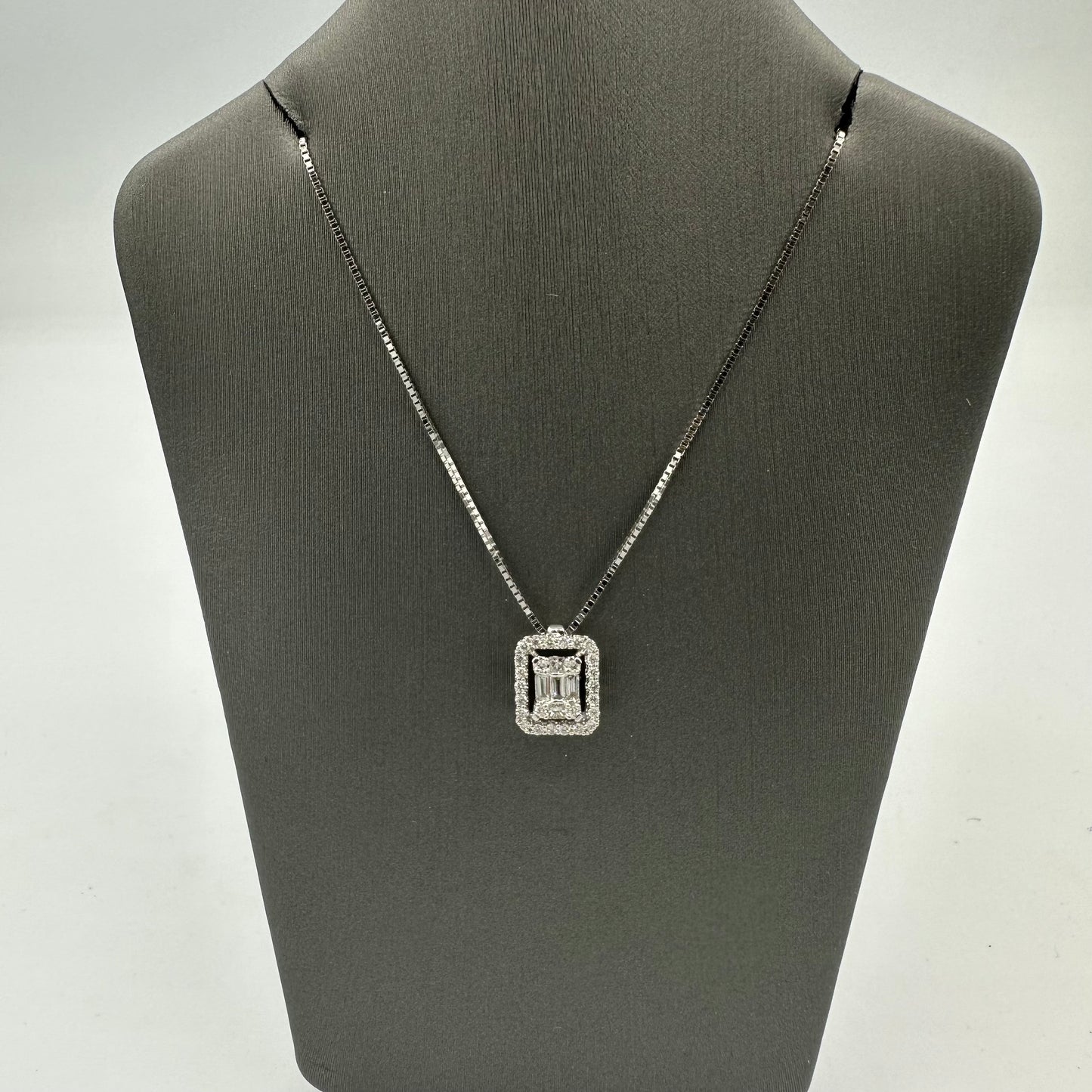 Girocollo in oro bianco Miluna con diamanti Princess, Baguette e Brillanti